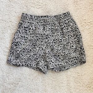 Old Navy Active Black and White Printed Elastic-Waist Shorts Girls Sz 10/12